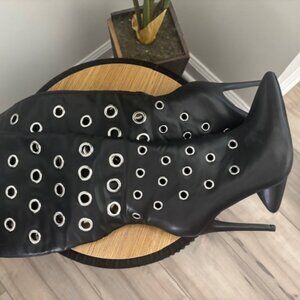 Cape Robin Ames Boot (Black)- Size 8.5